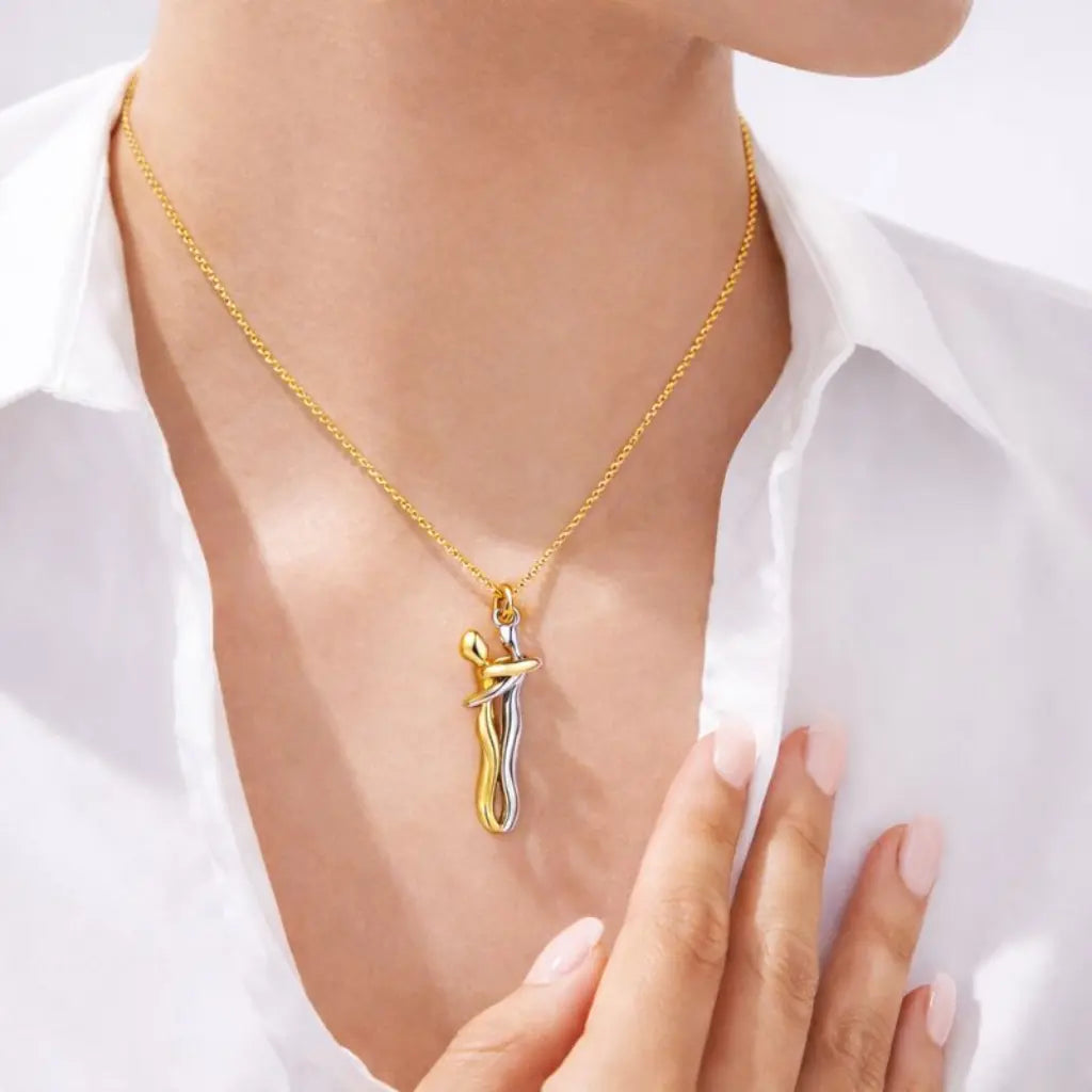 Lovers Embrace Necklace Clara & Bloom