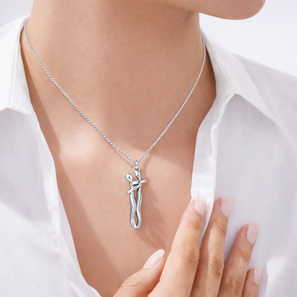 Lovers Embrace Necklace Clara & Bloom