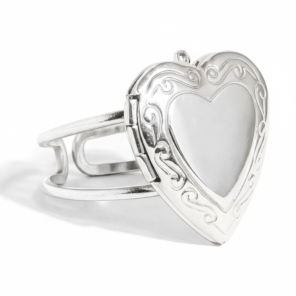 Amoria 18K Locket Heart Ring