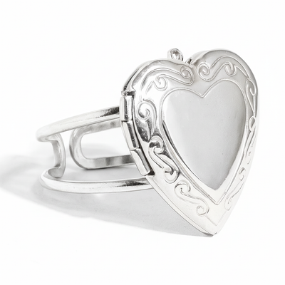 Amoria 18K Locket Heart Ring