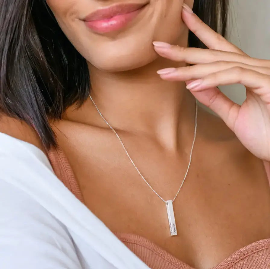 Personalized 3D Bar Necklace Clara Bloom