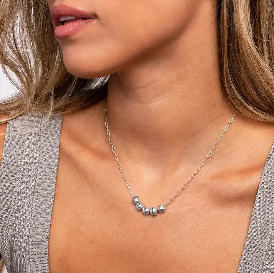 Family Bond Name Necklace Clara Bloom